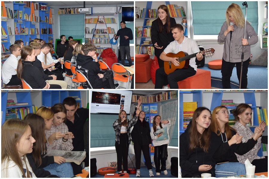 На фото: школьники поют песни под гитару, слушают стихи в исполнении своих одноклассников. 